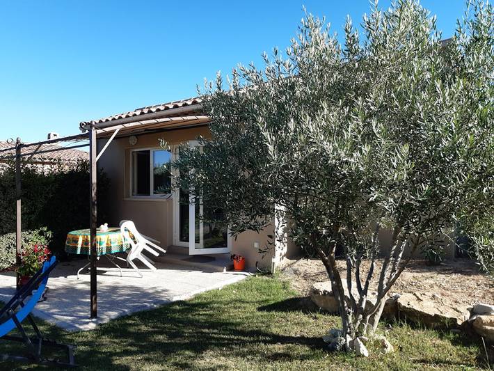 Chambre d’hôte pour 2 personnes, avec jardin et piscine, animaux acceptés dans Dentelles de Montmirail