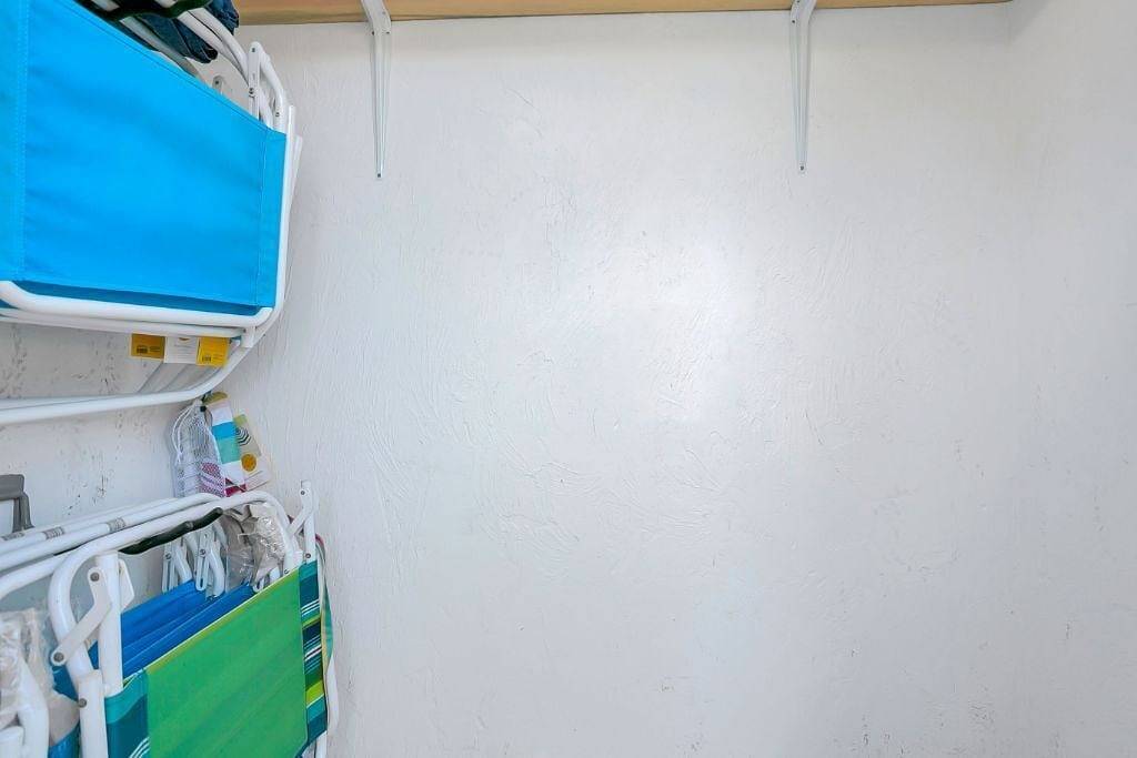 Private home with fenced yard. Walk to the Beach! in New Smyrna Beach, Florida