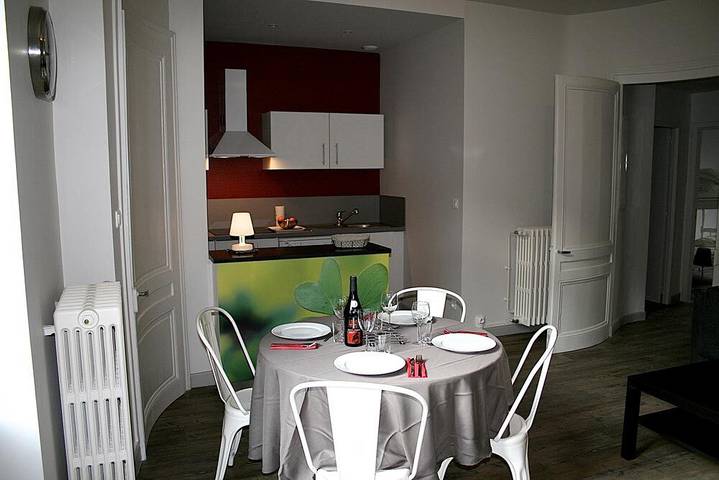 Gîte pour 4 personnes, avec terrasse à Salins-les-Bains - 3