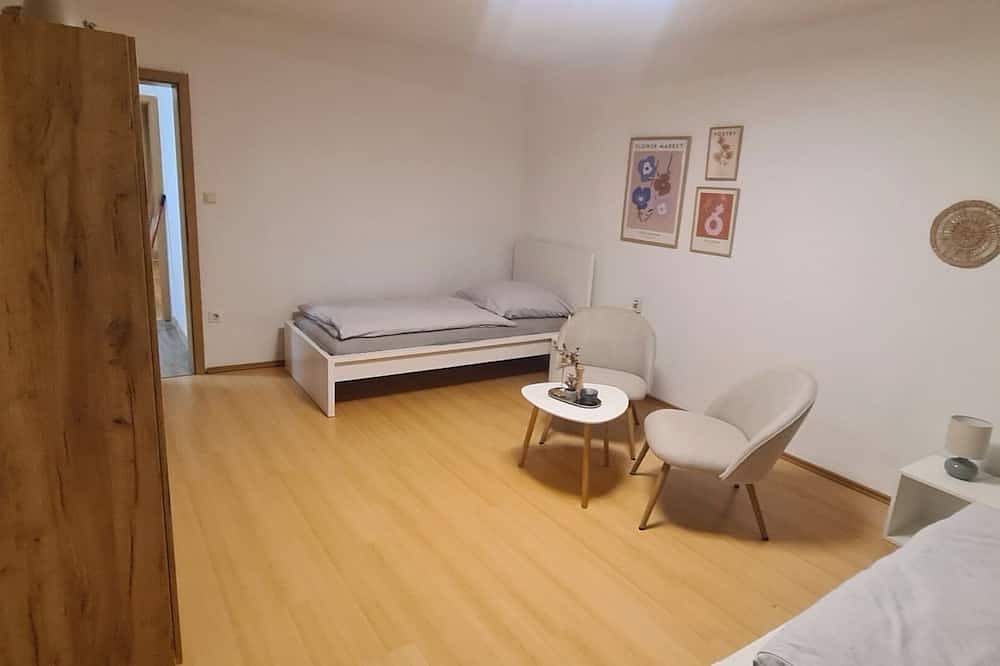 Ganze Wohnung, Merci Ferienwohnung in Niestetal, Hessisches Bergland
