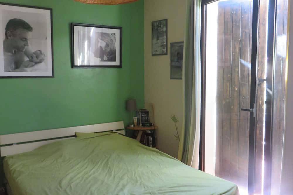 Villa Provençale with private pool (between Aix and Marseille) in Velaux, Region de Aix-en-Provence