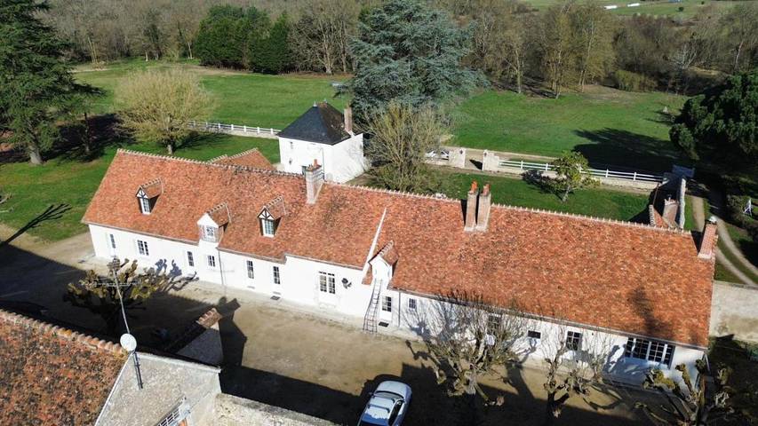 Chambre d’hôte pour 3 personnes, avec jardin ainsi que terrasse et vue, animaux acceptés à Cellettes