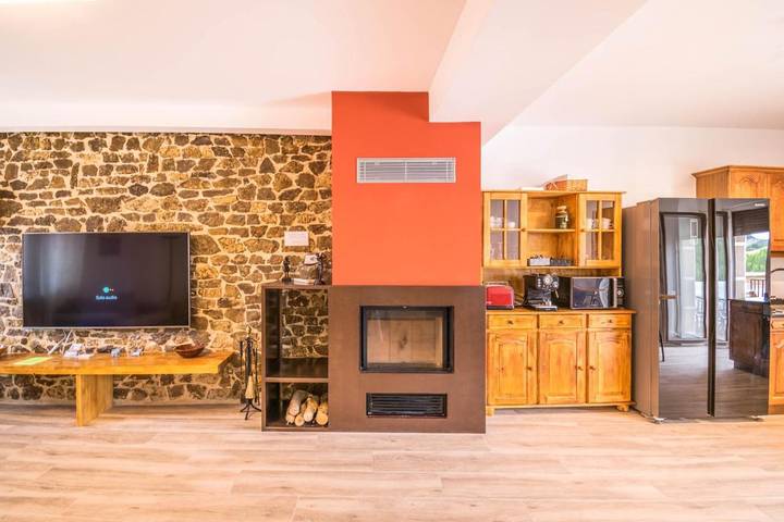 Casa de vacaciones para 14 personas, con vistas al lago además de terraza y vistas - 1