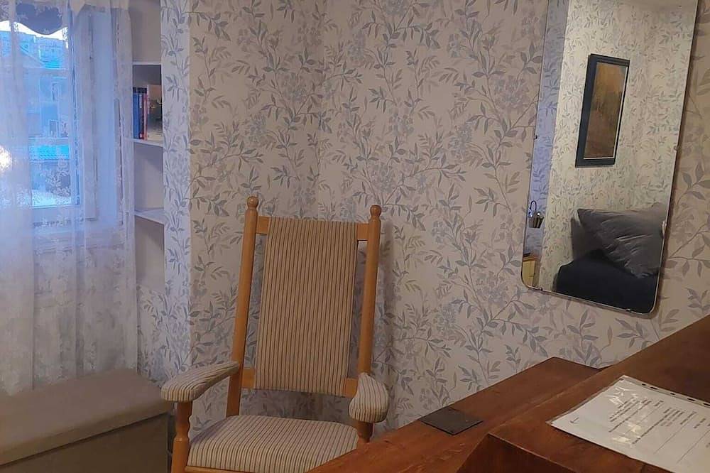 Private Room with Shared Kitchen & Bathroom. in Uppsala