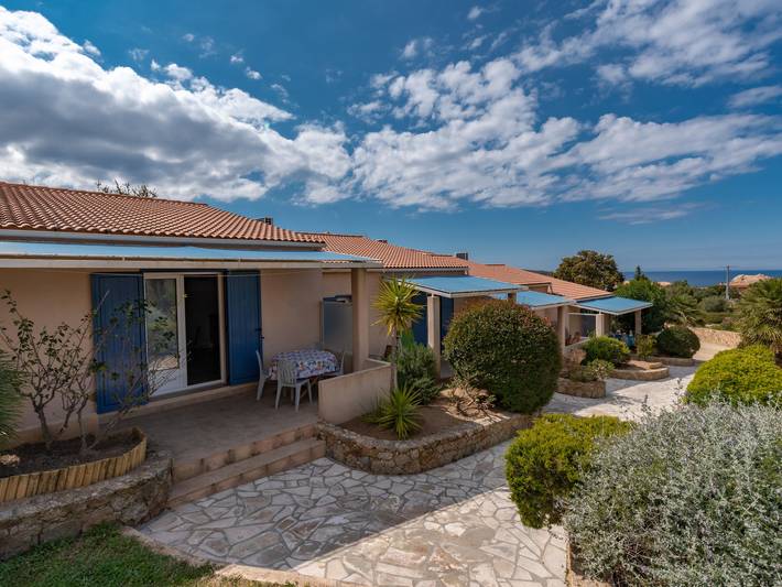 Maison de vacances pour 4 personnes, avec Terrasse ainsi que Jardin et Vue en Corse