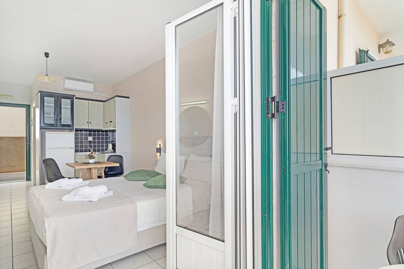 Monolocale intero, Appartamento in hotel 'Sunset Premium Studio A' con vista mare, piscina in comune e Wi-Fi in Agios Nikitas, Grecia