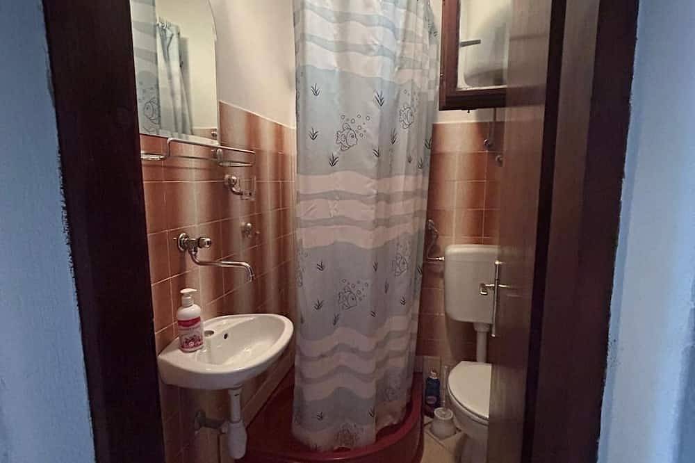 Ganze Wohnung, 2-Zimmer-Ferienwohnung mit Terrasse und Meerblick Bucht Donja Krušica, Solta in Solta
