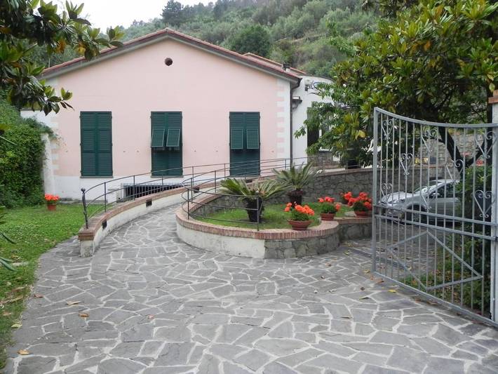 Hotel für 3 Personen, mit Balkon und Terrasse sowie Garten und Ausblick in Cinque Terre