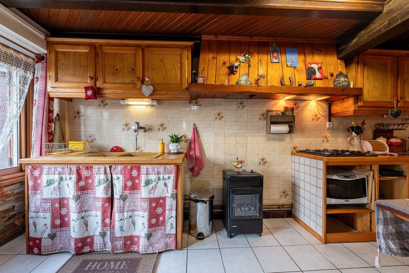 Appartement 'Aux 4 Saisons' met uitzicht op de bergen, privéterras en Wi-Fi, foto 9