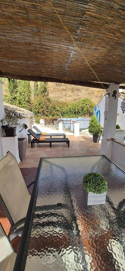 Bed and breakfast for 3 people, with view and garden as well as pool, with pets - 1