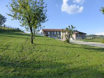 Gîte pour 4 personnes, avec terrasse à Chieri