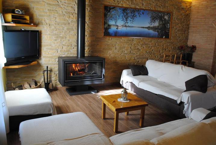 Casa rural para 14 personas, con Balcón y Terraza además de Jardín y Piscina en Porqueras - 4