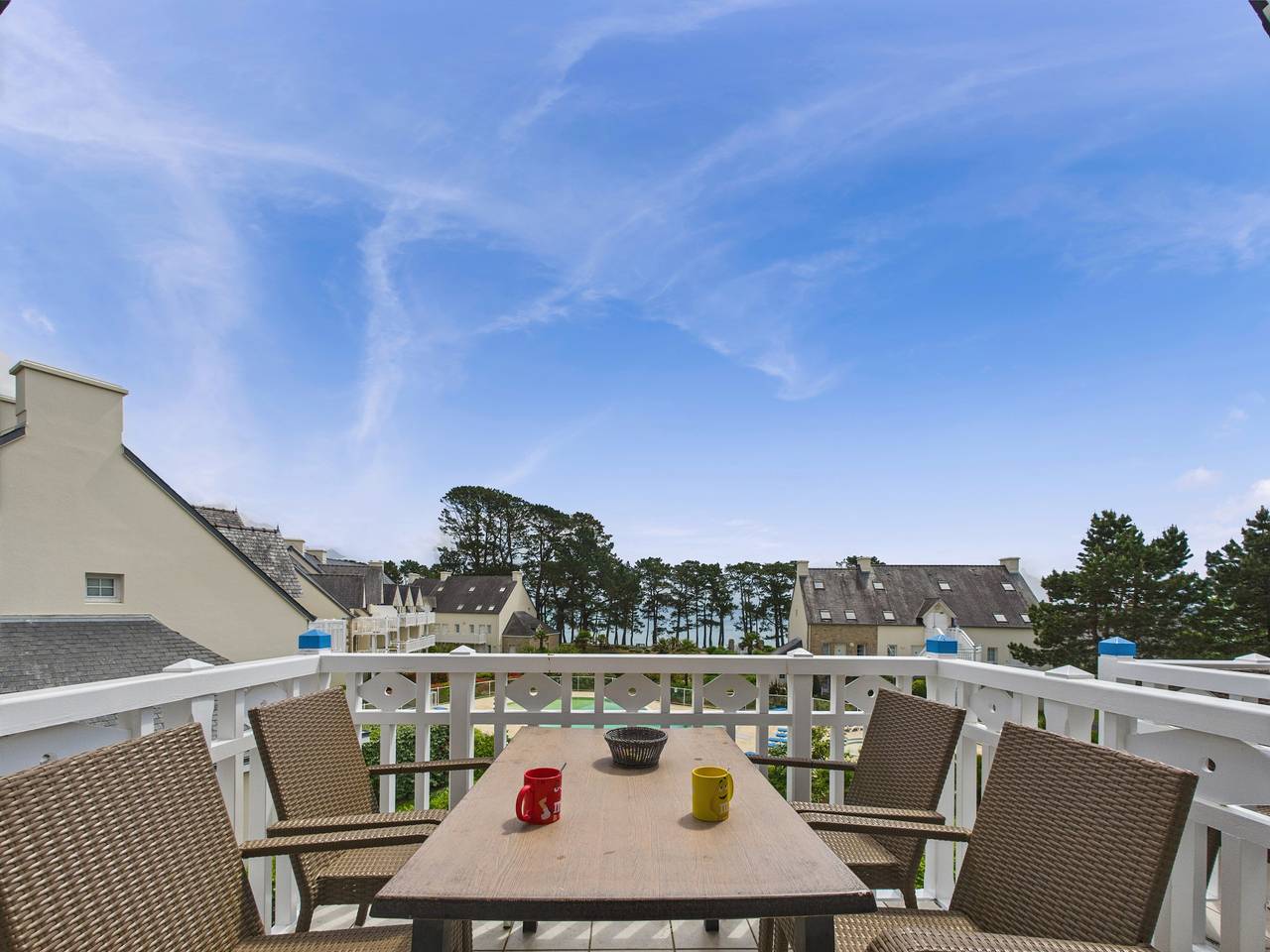 Appartement entier, Balcon vue mer et piscine pour 4 personnes in Fouesnant, Côte de Cornouaille
