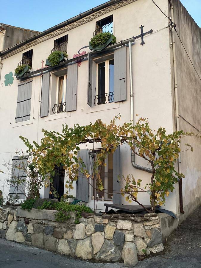 Gîte pour 2 personnes, avec terrasse à Embres-et-Castelmaure