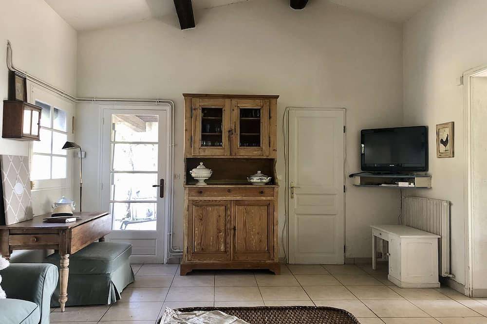 Provençal charm and serenity in the Saint-Tropez countryside in La Môle, Draguignan region