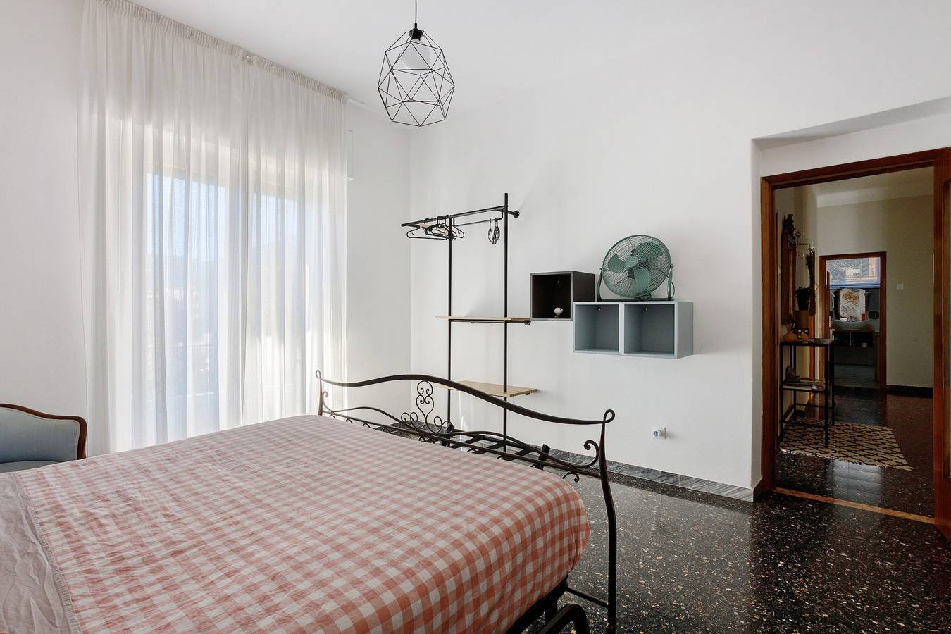 Apartamento entero, Apartamento 'Ca' Montello' con Terraza Privada, Balcón y Wi-Fi in La Spezia (City), La Spezia