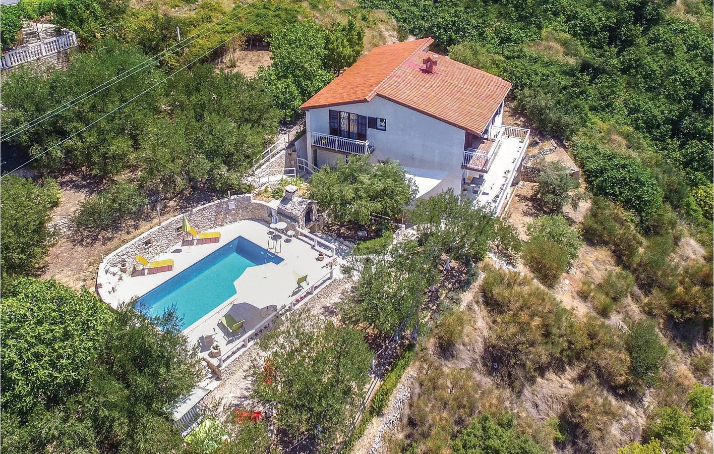 Geräumige 150 m² große Wohnung mit Pool, WLAN und Strandzugang in der Nähe in Jesenice, Split-Dalmatien