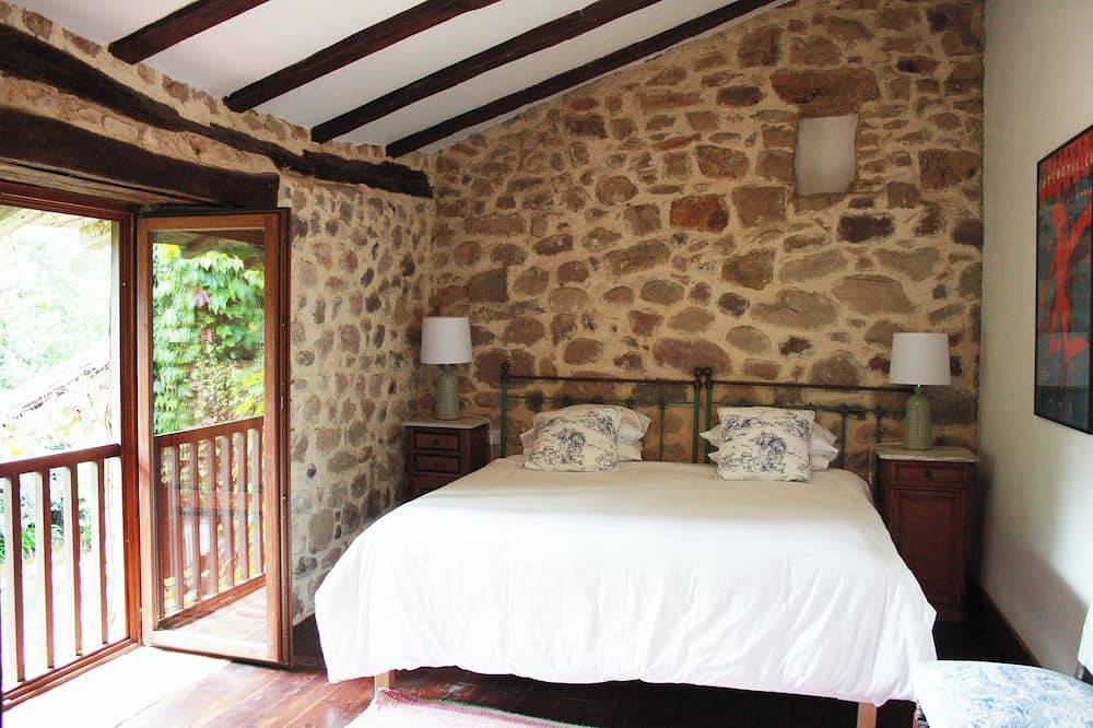 Encantadora casa de campo en la finca Palacio de Hualle, a minutos de las playas, cerca de Comillas in Treceño, Valdáliga