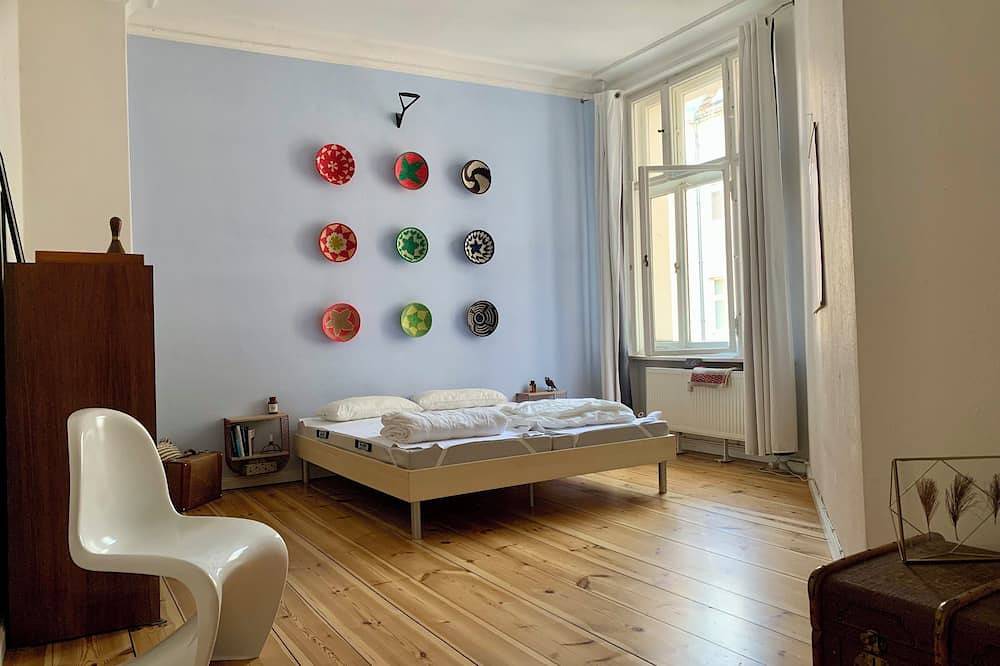 Ganze Wohnung, Farbige Design 2-Zi-Altbauwhng beim Maybachufer. Kinder- & Haustierfreundlich in Berlin Innenstadt, Berlin