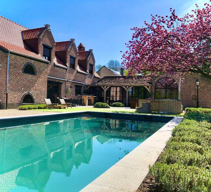 Location de vacances pour 8 personnes, avec Jacuzzi et Terrasse ainsi que Jardin et Piscine à Heist-op-den-Berg