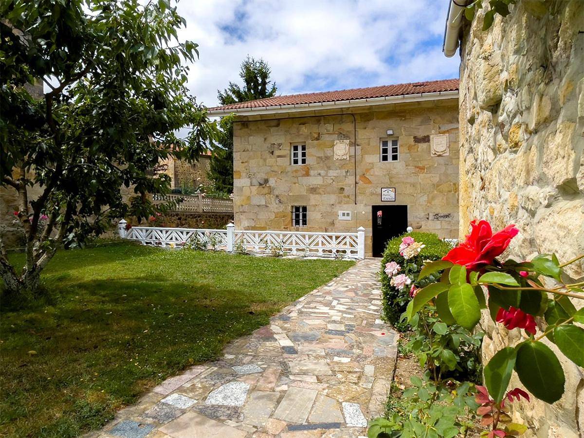 Eight-Bedroom House in Cilleruelo de Bezana, Valle de Valdebezana