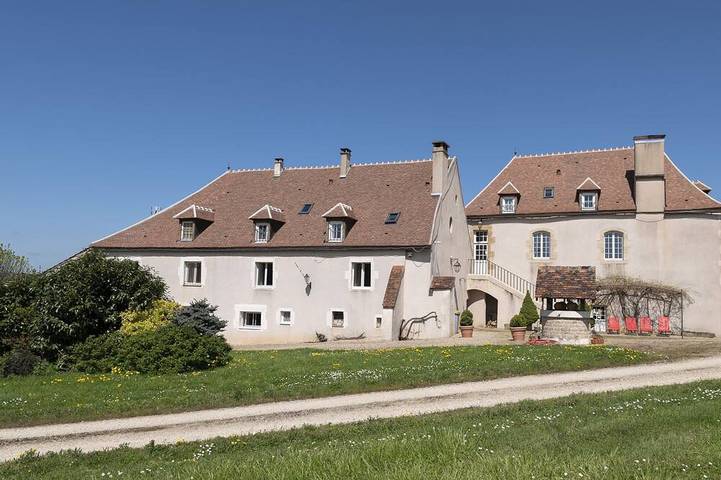 Maison de vacances pour 4 personnes, avec sauna et piscine ainsi que jardin et terrasse, animaux acceptés dans le Parc naturel régional du Morvan