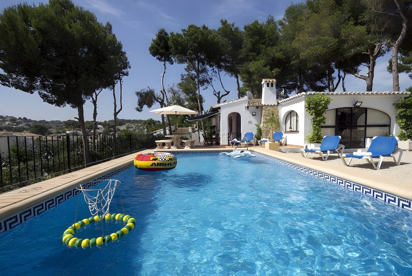 Casa vacanze 'Molino Moraira' con vista sulle montagne, Wi-Fi e aria condizionata in La Sabatera, Teulada (Spagna)