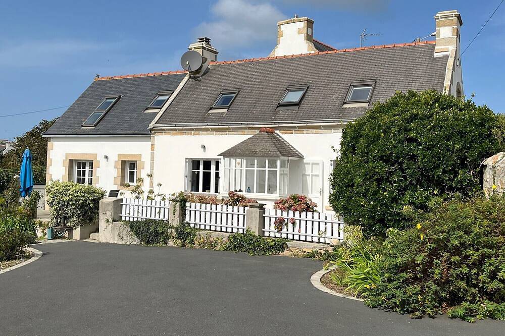 Fischerhaus / Penty in Plogoff mit Terrasse, Garten und Meerblick in Strandnähe in Pointe du Raz, Plogoff