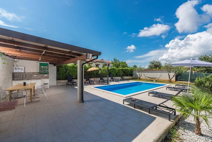 Ferienwohnung für 4 Personen, mit Balkon/Terrasse und Pool in Poreč - 4