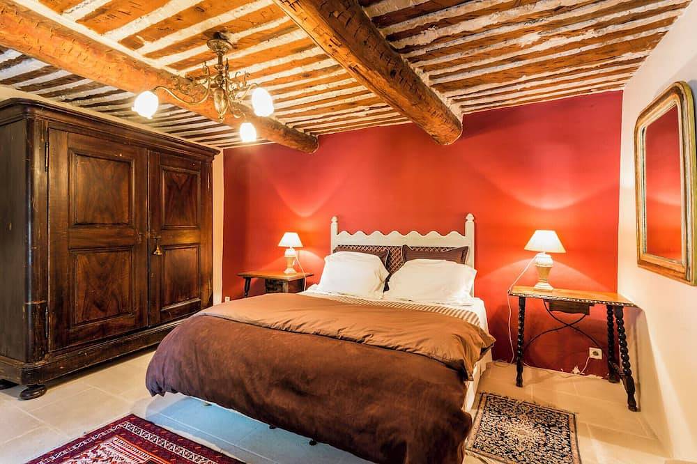 Holiday in Provence - La Bastide de Maubec in Maubec, Parc naturel régional du Luberon