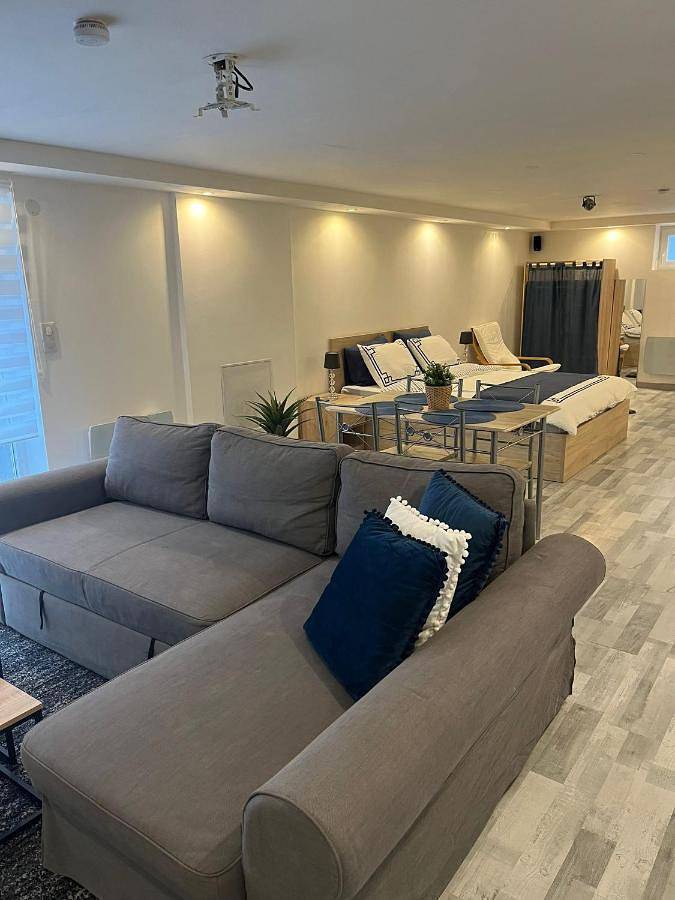 Appartement entier, One-Bedroom Apartment in Lingolsheim, Région de Strasbourg
