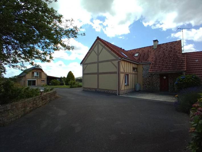 Location de vacances pour 2 personnes, avec Terrasse ainsi que Jardin et Vue à Marcilly