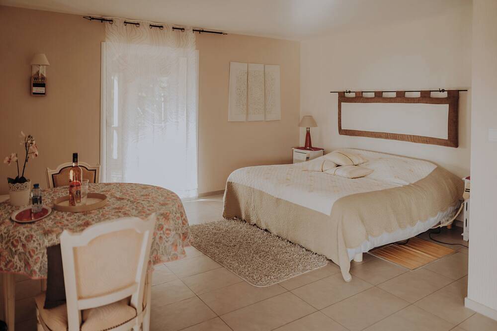 Chambre d hôte  lesquatra classé 3 clés sur les hauteurs de Nice in La Gaude, Côte méditerranéenne (France)