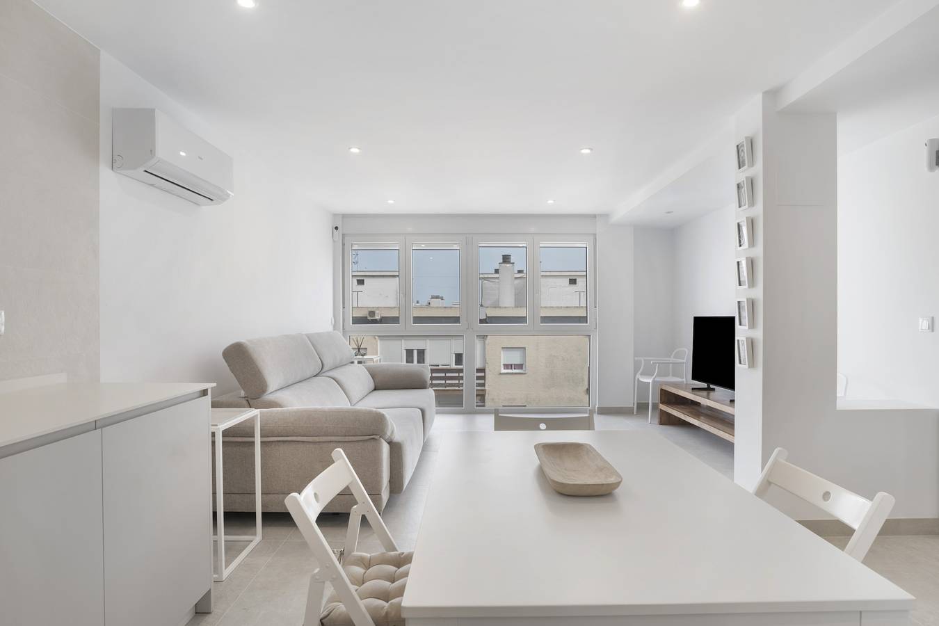 Apartamento entero, Apartamento 'Zurbarán' con balcón, Wi-Fi y aire acondicionado in Playa La Victoria, Cádiz
