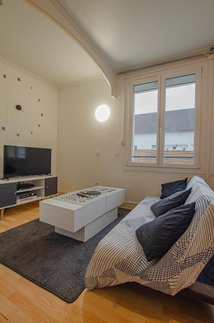 Comme à la Maison in Saint-Julien-les-Villas, Aube (desambiguación)