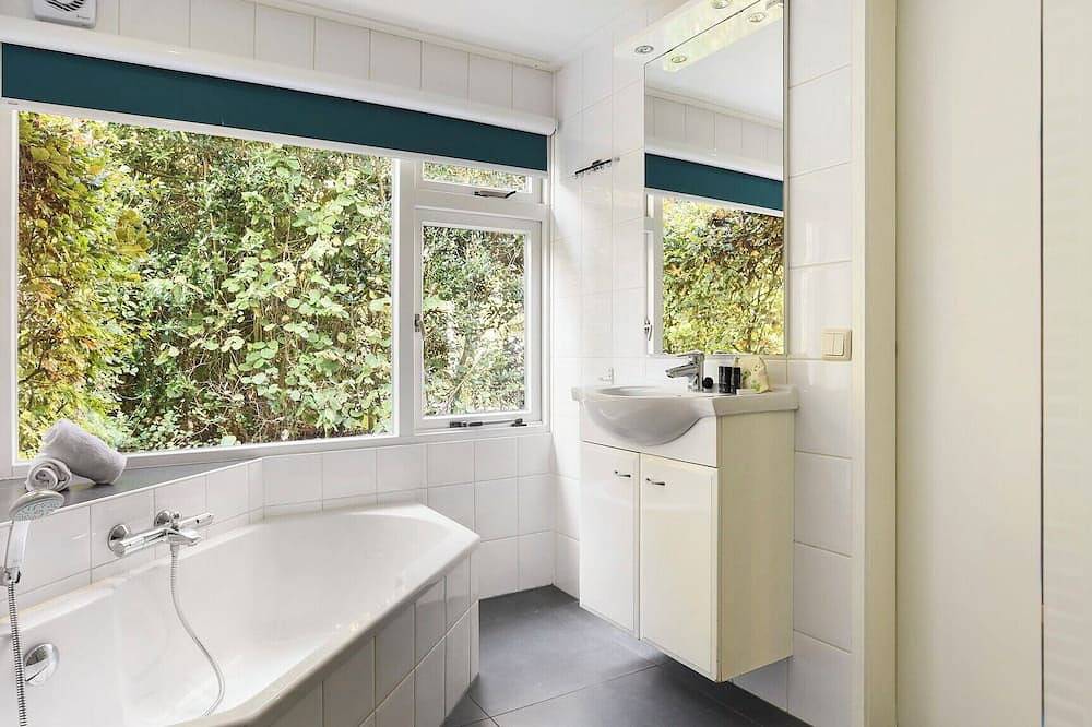 Wheelchair accessible bungalow for 12 persons in Drenthe