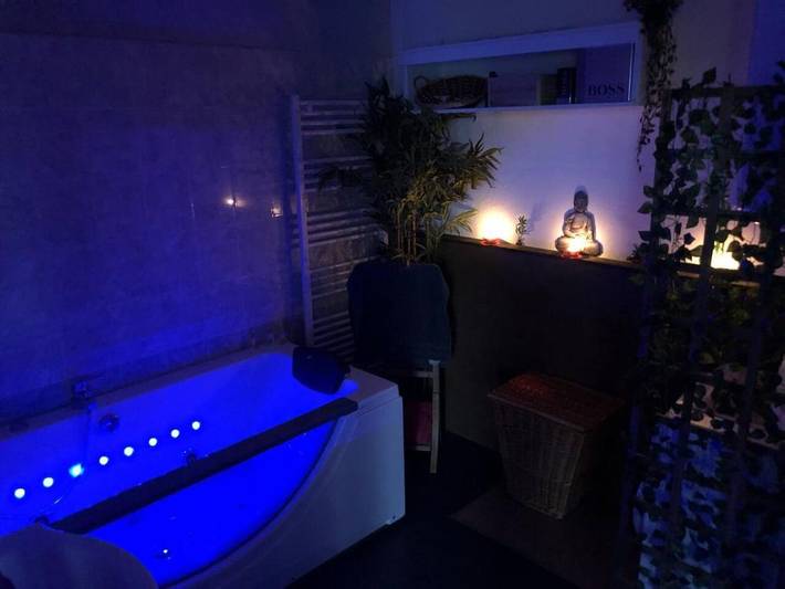 Gîte pour 6 personnes, avec balcon et jacuzzi dans Flize