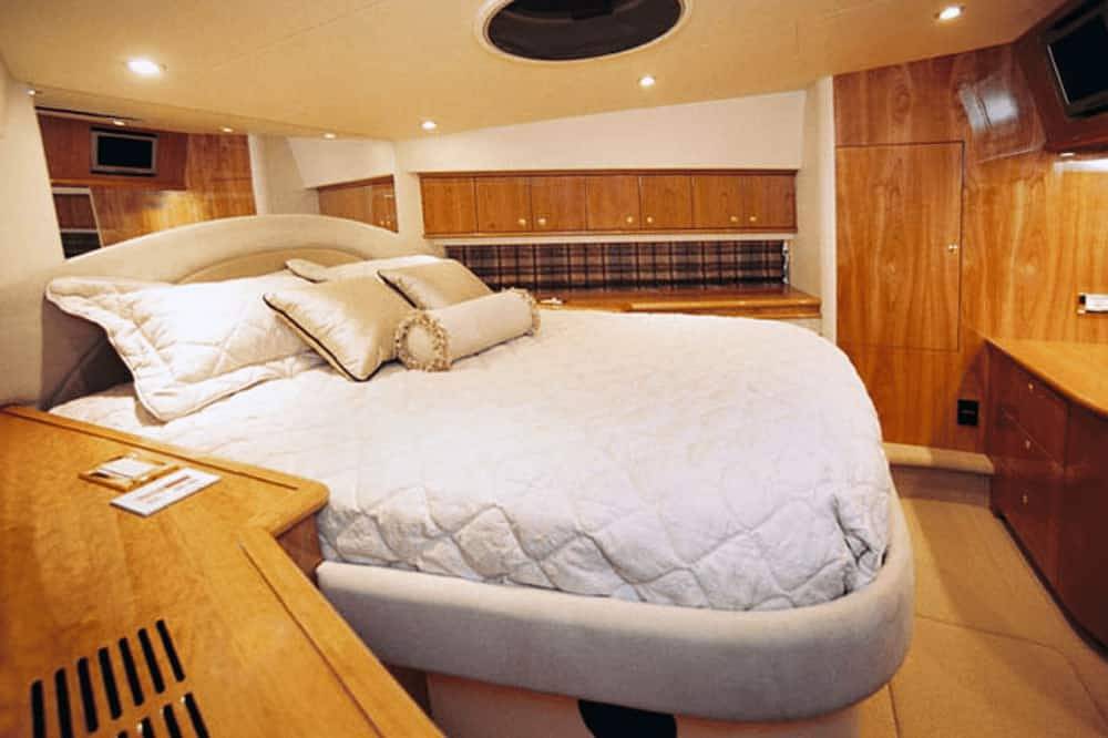 Rent motor yacht neptunus 56 fly in Split Croatia in Split, Split-Dalmatien