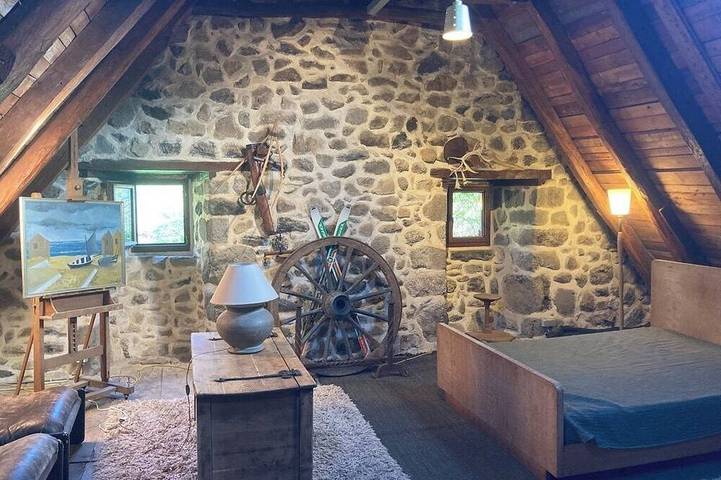 Location de vacances pour 10 personnes dans Saint-Hippolyte (Cantal) - 3