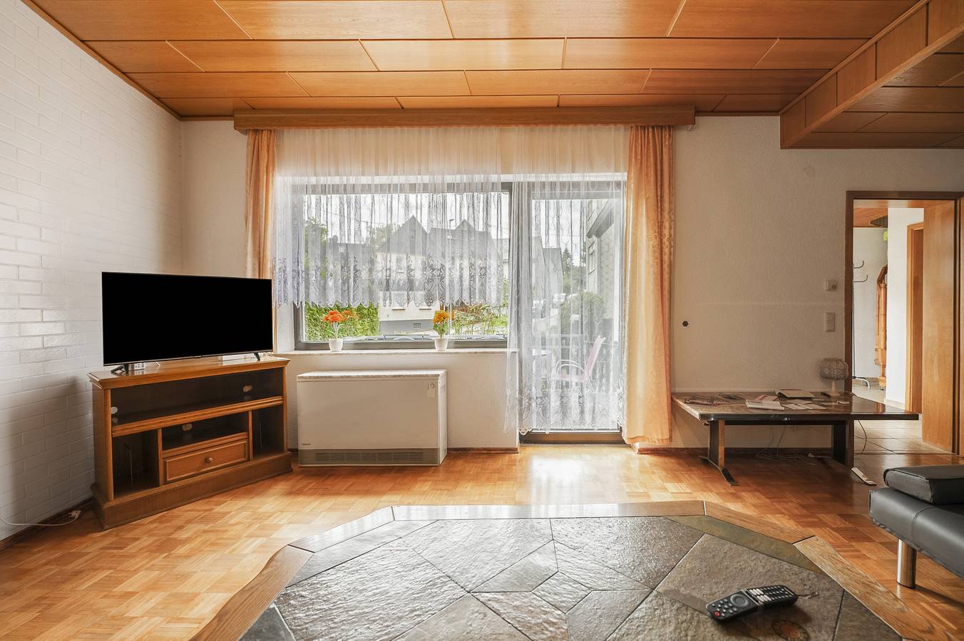 Holiday Home 'Eiffelperle' with Private Terrace, Garden, Infrared Sauna & Wi-Fi in Kaisersesch, Cochem-Zell