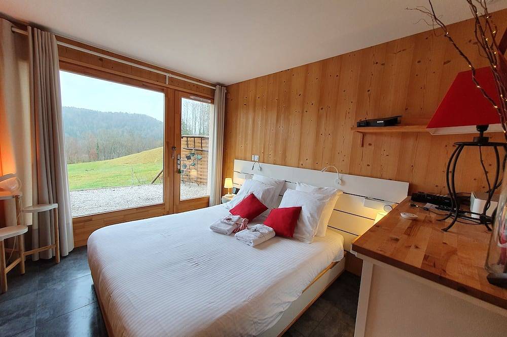 Gite du Haut Jura tout confort vue exceptionnelle à 180 ° sur le Parc Naturel in Chaux-des-Crotenay, Parc naturel régional du Haut-Jura