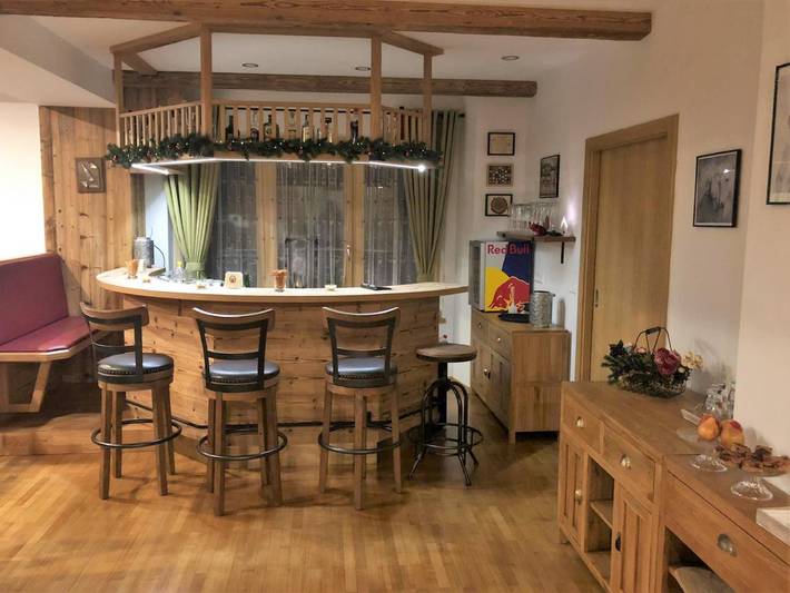 Large group house with cosy bar and large garden in Kreuzeck group, Rangersdorf