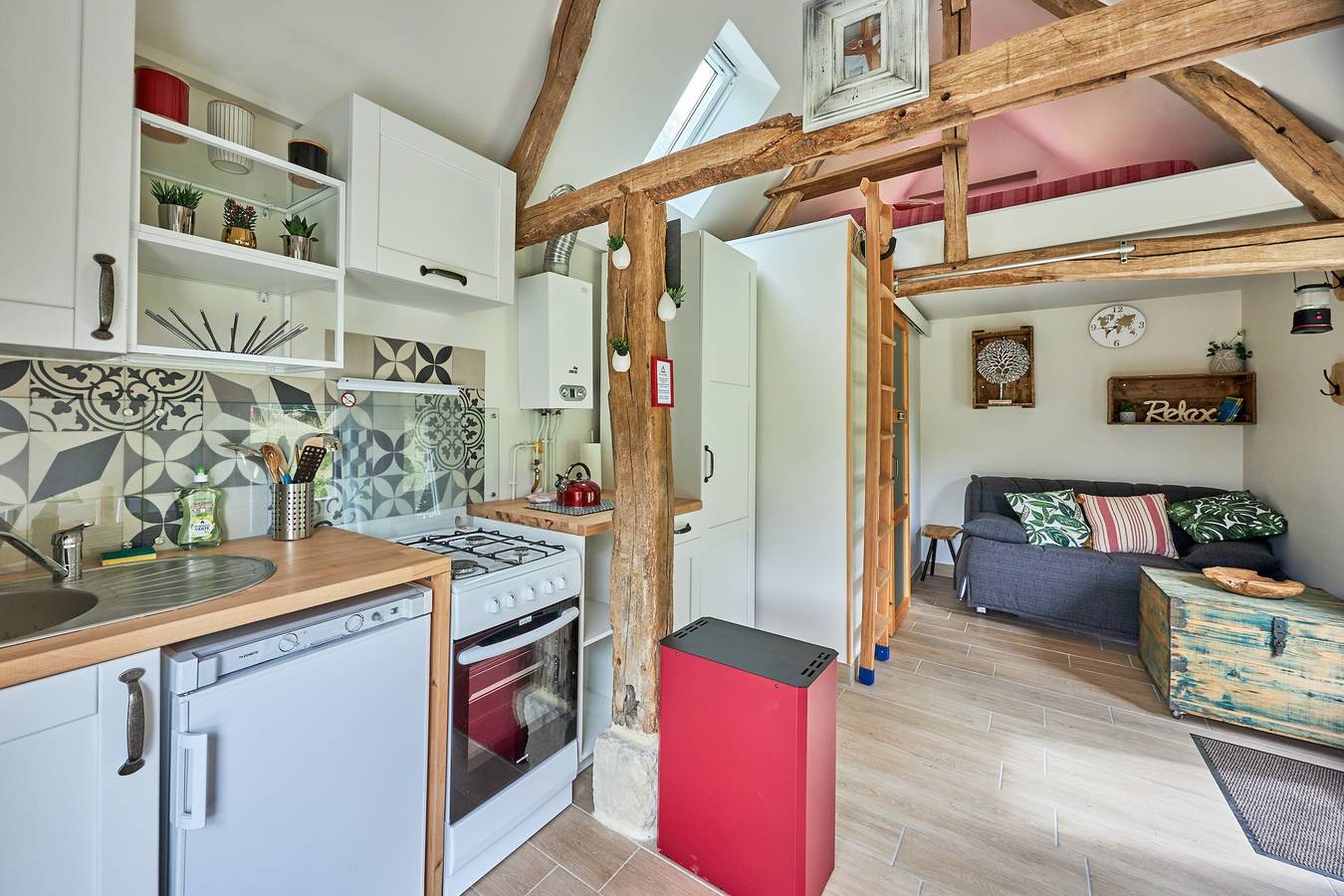 Geheel appartement, Cottage 'Le Chouette Insolite' met privé tuin & Nordic Bath in Cresseveuille, Lisieux en omgeving