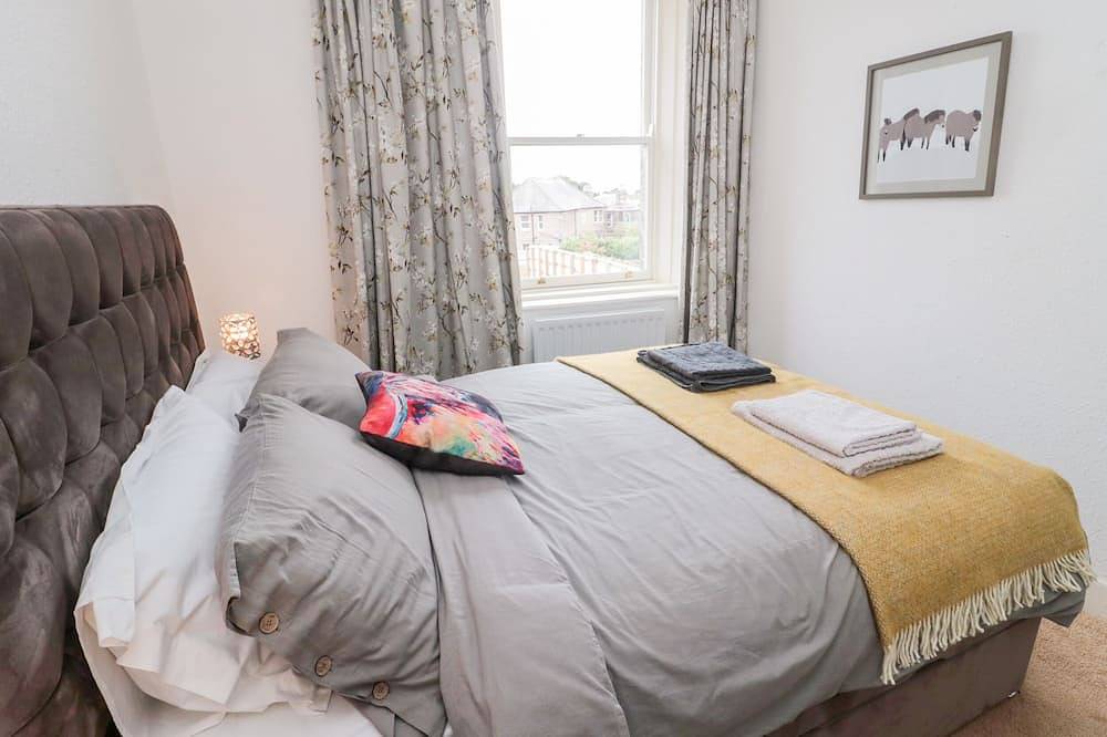 Islestone, 1 Temperance Terrace, pet friendly in Berwick-Upon-Tweed in Berwick-upon-Tweed, Northumberland Coast