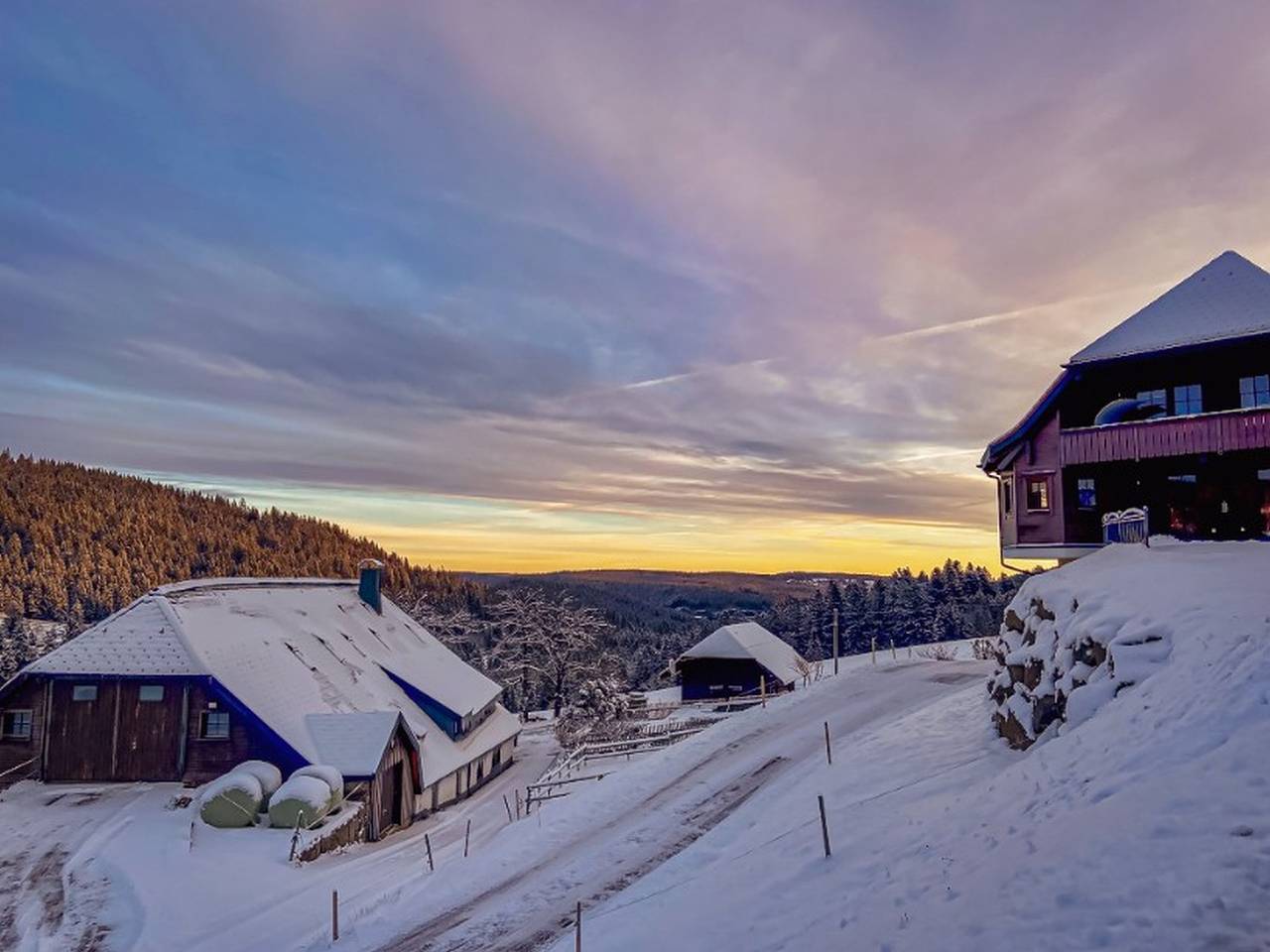 Ganze Ferienwohnung, Ferienwohnung Weideblick - Ferienwohnung Weideblick, 80 qm, 2 Schlafzimmer, 2 Balkone, Terrasse, max. 4 Personen in Blasiwald (Schluchsee), Schluchsee