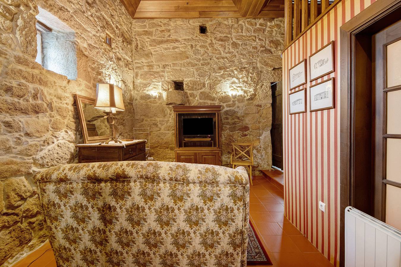 Habitación 'Deluxe Triple' con jardín compartido, balcón y Wi-Fi in Moimenta da Beira, Valle del Duero