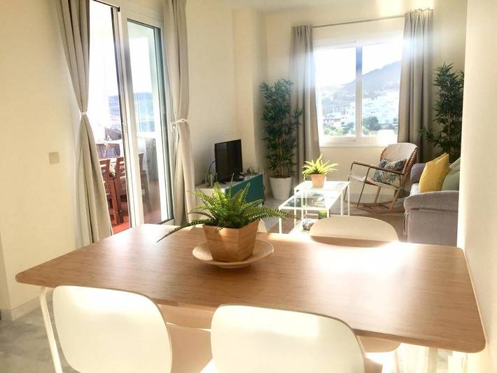 Apartamento de vacaciones para 6 personas, con Balcón y Terraza además de Piscina y Vistas en Valle Romano