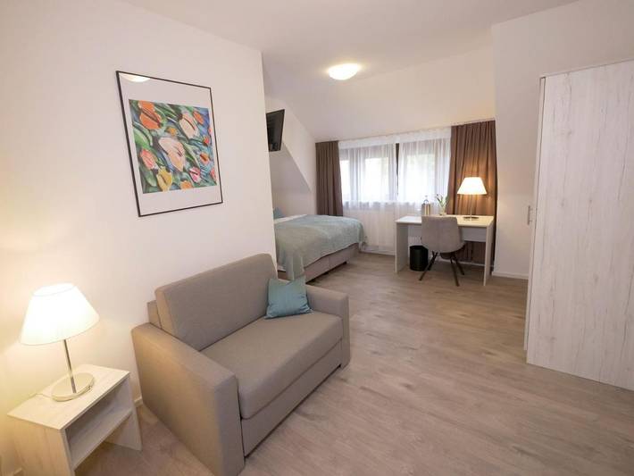 Hotel für 3 Personen, mit Balkon und Terrasse sowie Garten und Seeblick in Bensheim - 2