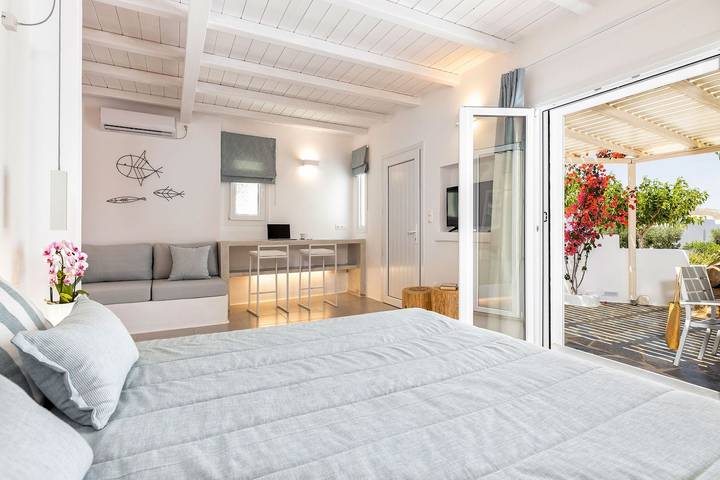 Location de vacances pour 3 personnes, avec jardin et balcon ainsi que vue sur l’océan et piscine dans Náoussa - 3