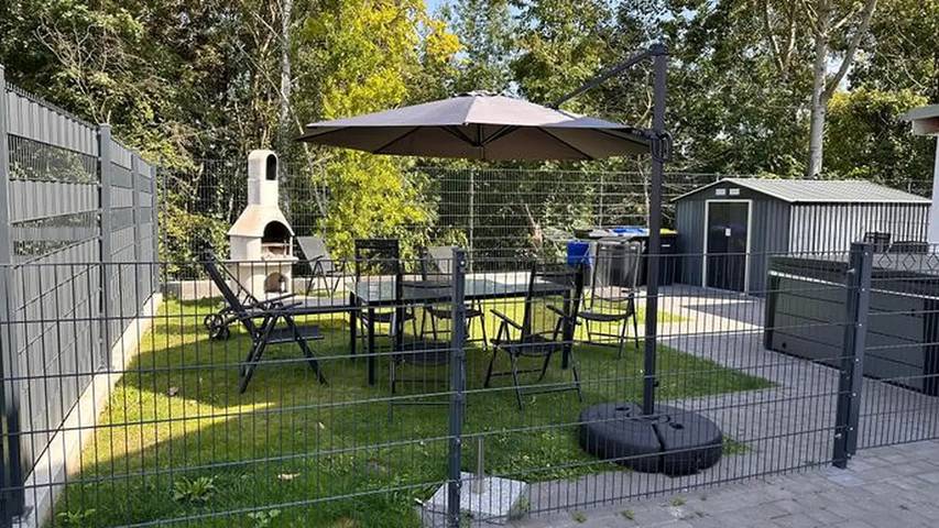 Ferienhaus für 8 Personen, mit Terrasse und Whirlpool sowie Garten und Pool in Mecklenburgische Seenplatte - 3